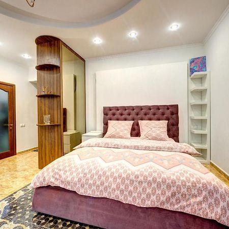 Світло! Vip Apartment In The Druzhby Narodiv Metro Station Kyiv Exterior foto